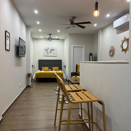 Acogedor Apartamento En La Buhaira Seville Exterior photo